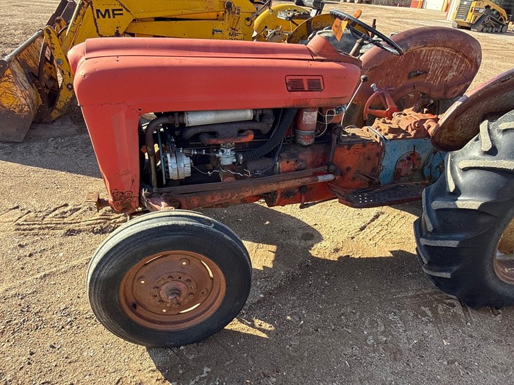 #6926-•-ford-tractor-image-6
