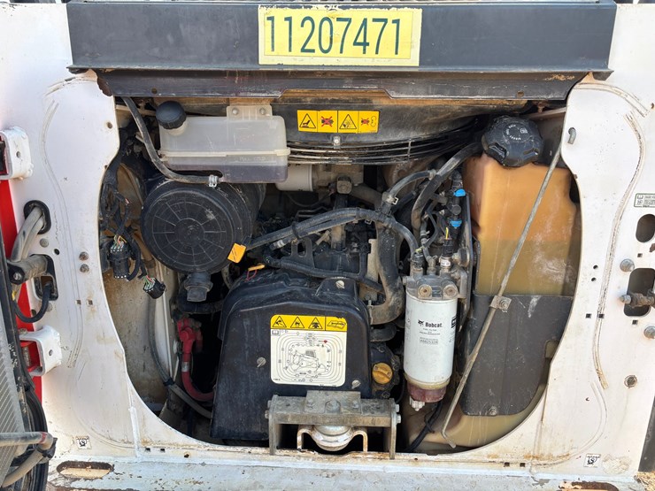 #1919-•-2021-bobcat-r-series-t66-tracked-skid-steer-image-10