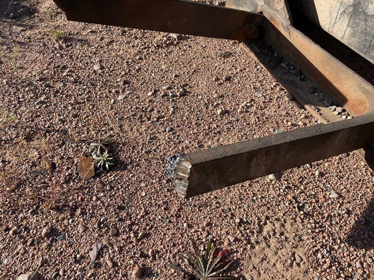 #3759-•-front-plow-mount-cut-off-image-12