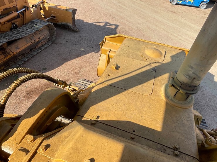#1910-•-komatsu-d575-1-track-loader-image-27