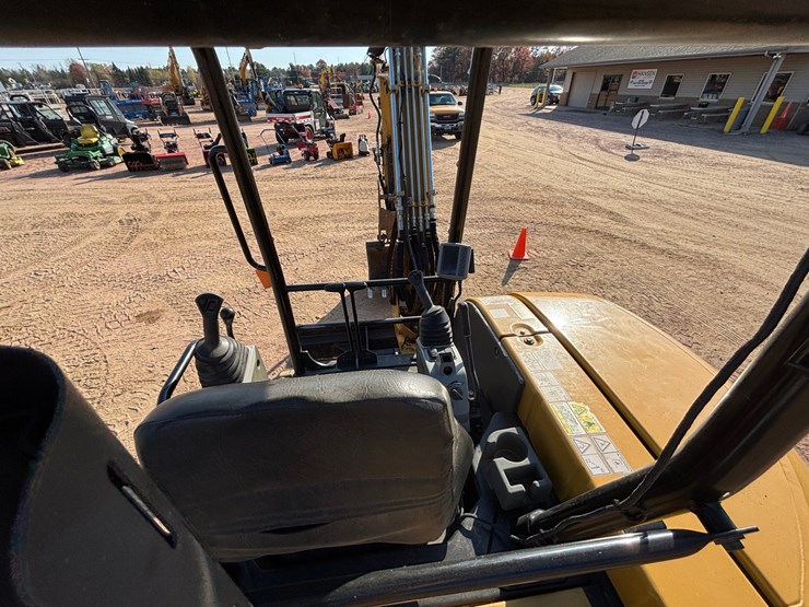 #1917-•-cat-305e2-cr-mini-excavator-image-17