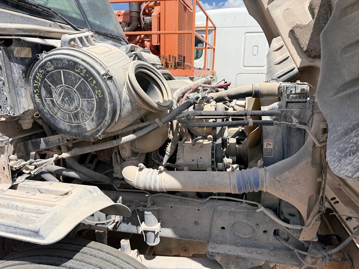2006-freightliner-columbia-120-image-15