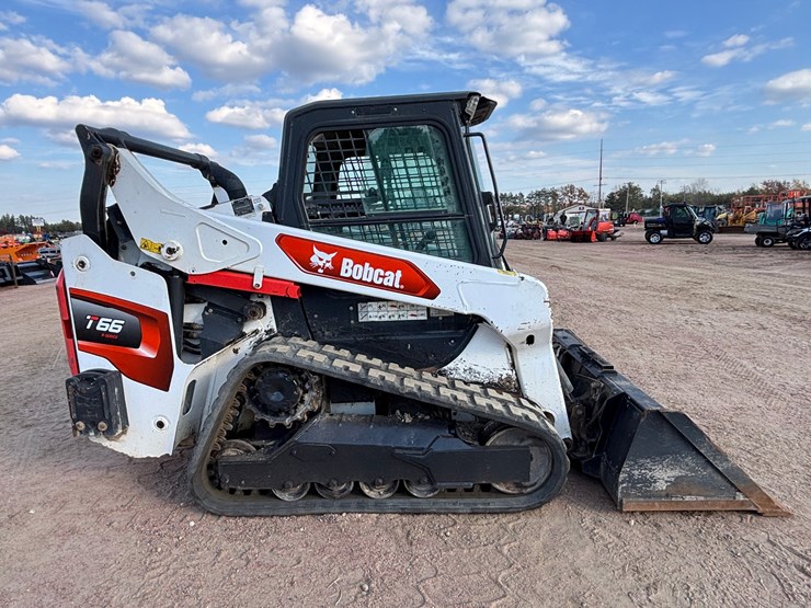#1073-•-2021-bobcat-r-series-t66-tracked-skid-steer-image-4