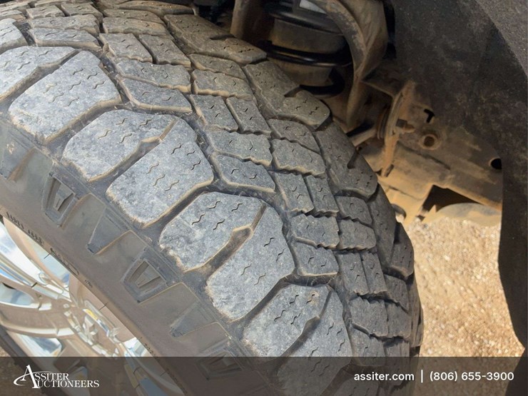 2015-chevrolet-silverado-1500-high-country-image-55