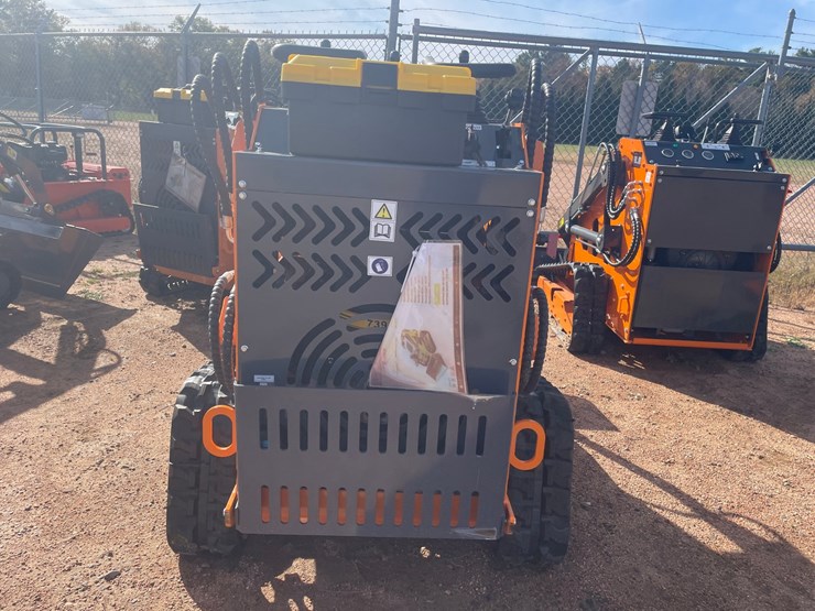 #3205-•-2026-landhonor-lhr-me380r3a-mini-skid-steer-loader-image-6