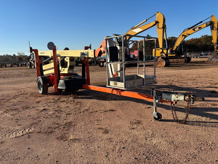 #1887-•-2017-jlg-t500j-towable-basket-lift-image-13
