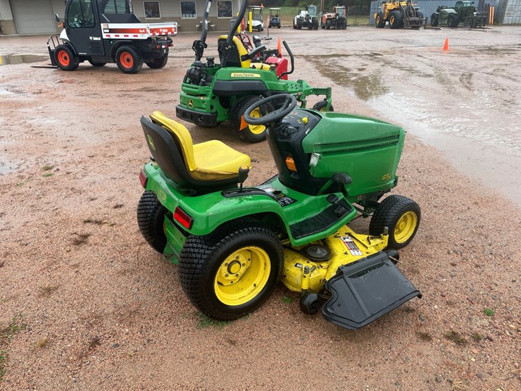 #1010-•-john-deere-gt245-riding-lawn-mower-image-45