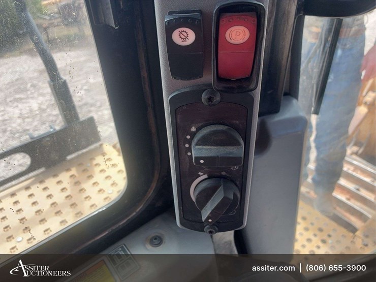 2018-caterpillar-d6t-xl-image-30