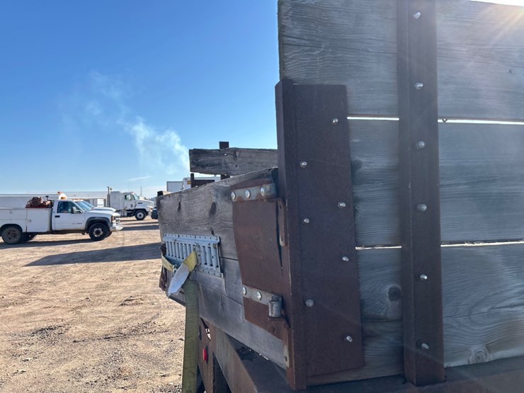 #6935-•-2000-ford-f-550-super-duty-stake-bed-dump-truck-(has-wi-title)-image-20
