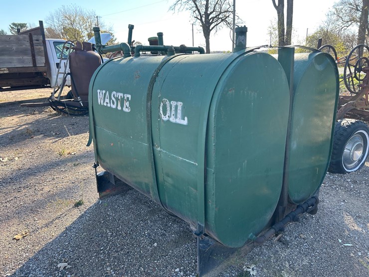 #6939-•-green-steel-waste-oil-storage-tanks-with-skid-base-image-3