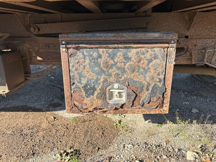 #6935-•-2000-ford-f-550-super-duty-stake-bed-dump-truck-(has-wi-title)-image-39