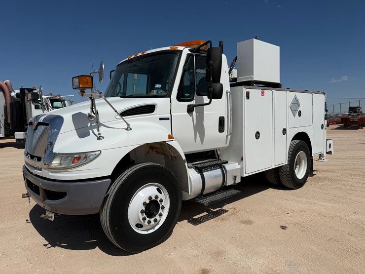 2010-international-durastar-4400-image-2