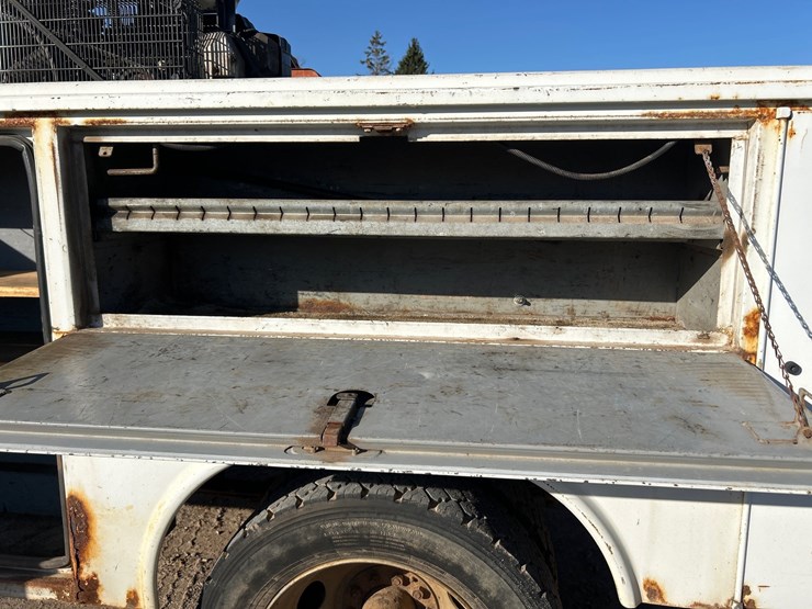 #6933-•-1994-chevrolet-1-ton-dually-service-body-truck-(has-wi-title)-image-30