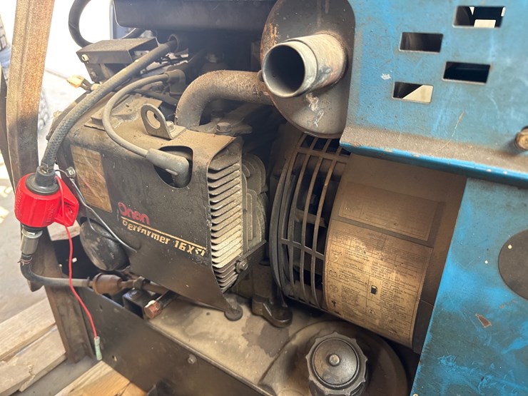 #6986-•-miller-bobcat-225g-welder-generator-with-onan-performer-16-xsl-engine-image-8