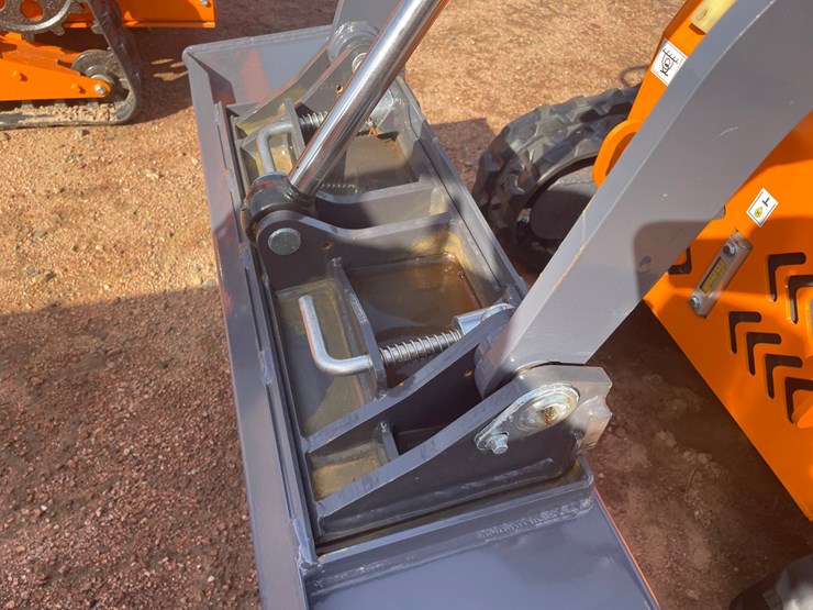 #3205-•-2026-landhonor-lhr-me380r3a-mini-skid-steer-loader-image-10