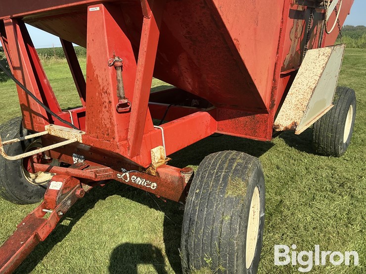 demco-gravity-wagon-image-15