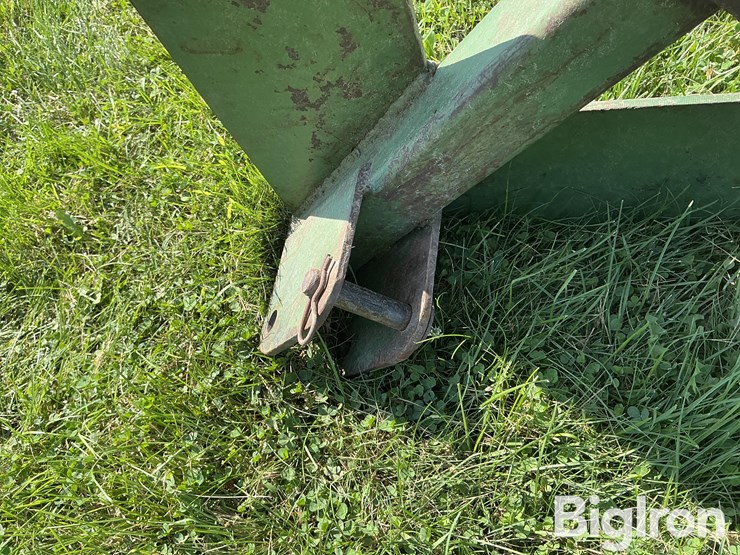 john-deere-3-pt-bale-carrier-w/-trailer-hitch-image-11