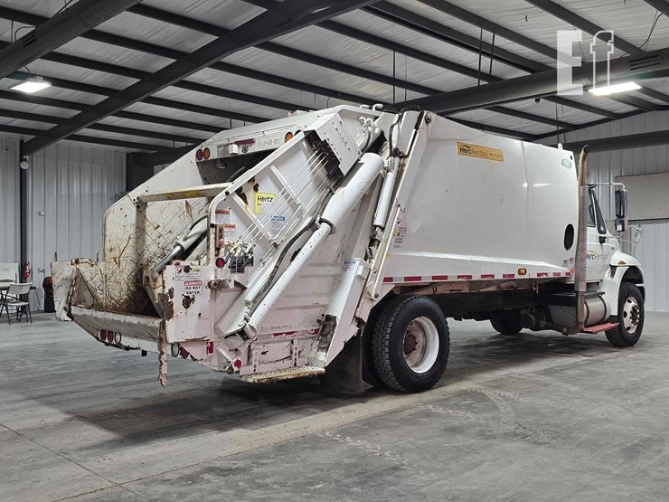 2015-international-durastar-4400-image-3