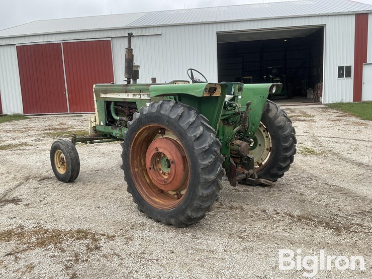 1968-oliver-1650-2wd-tractor-image-7