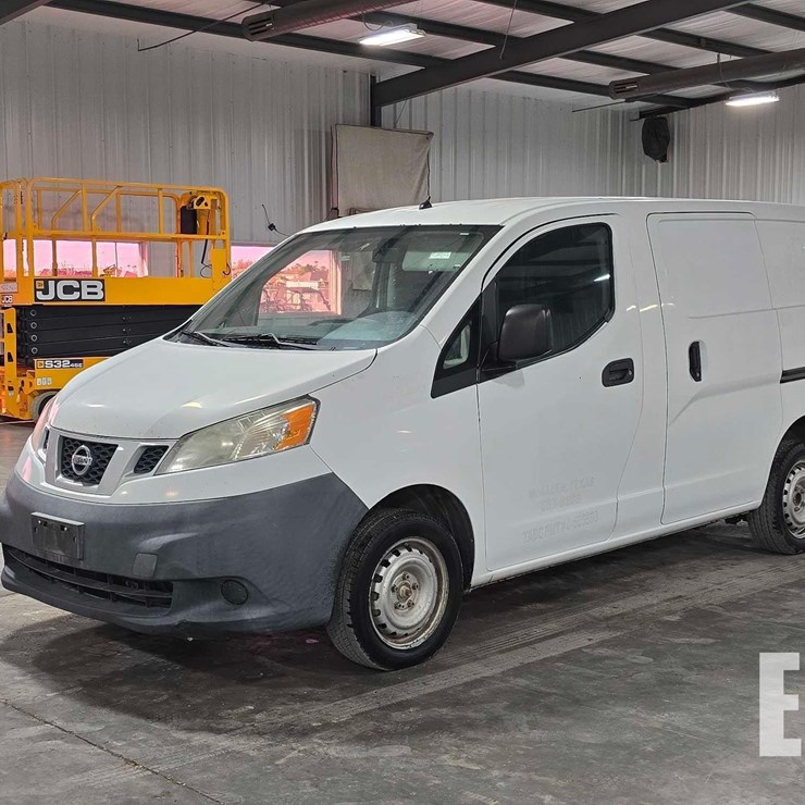 2014 NISSAN NV200