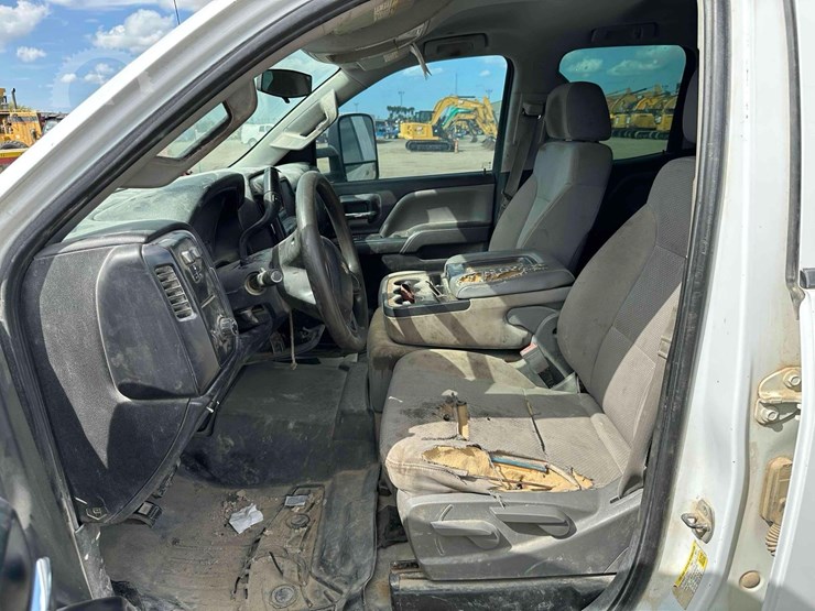 2015-chevrolet-silverado-2500hd-image-9