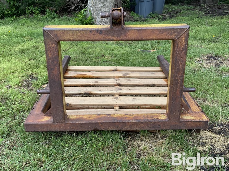 3-pt-&-loader-hay-bale-forks-image-10