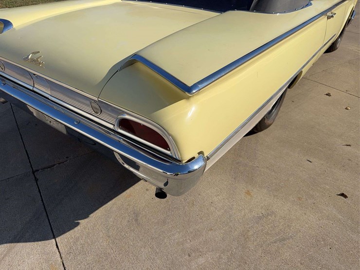 1960-ford-sunliner-image-37