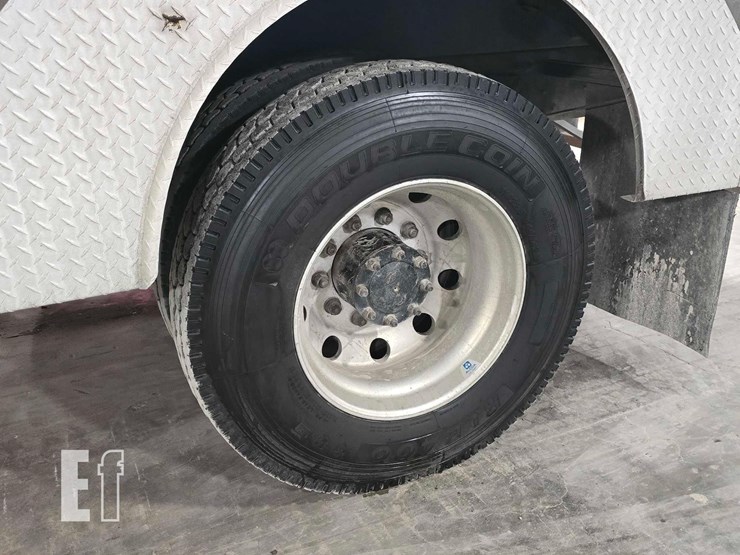 2017-freightliner-business-class-m2-106-6865-image-26