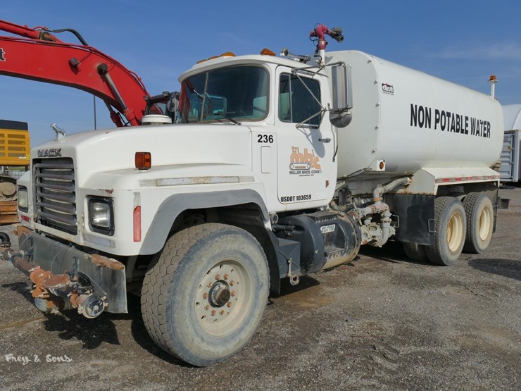 2000-caterpillar-740b-image-2