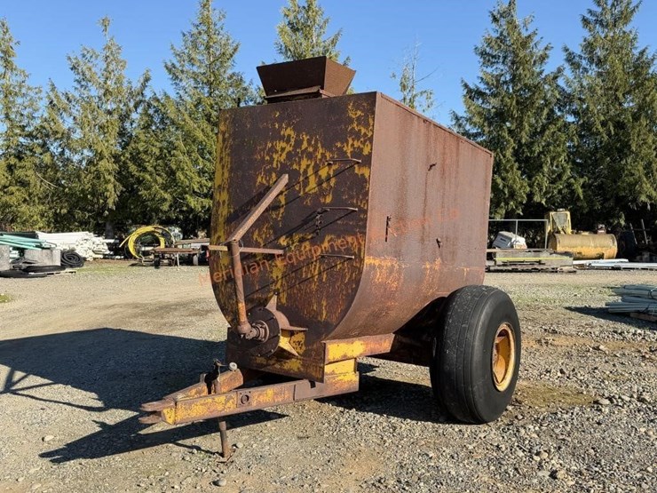 sb-manure-spreader-tank-trailer-image-4