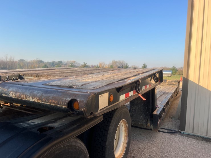#1511-•-2001-sterling-tri-axle-heavy-haul-day-cab-semi-(has-wi-title)-with-2014-etnyre-tri-axle-lowboy-trailer-(has-wi-title)-image-67