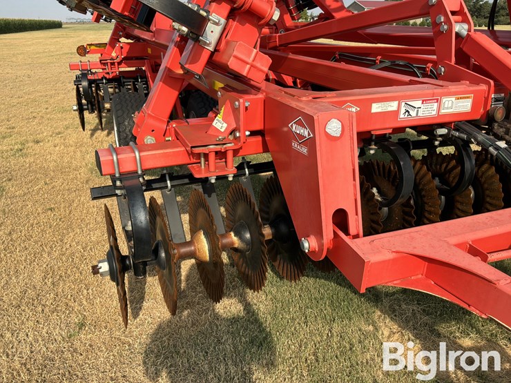 2018-kuhn-krause-excelerator-8005-vertical-tillage-image-19