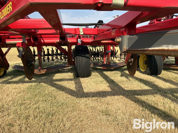 2017-sunflower-3372-7x6-sweep-plow-image-15