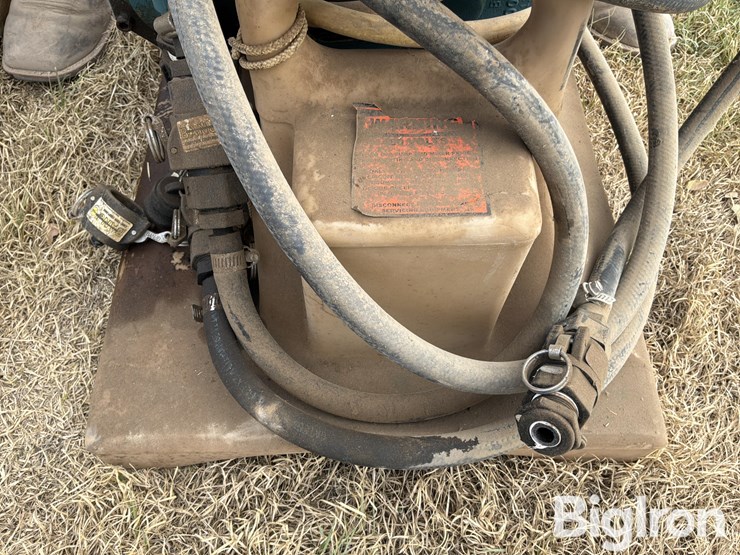 neptune-center-pivot-irrigation-chemical-fertilizer-pumps-image-11