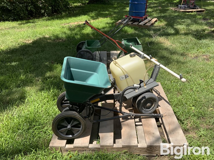 walk-behind-&-pull-type-lawn-spreaders-&-sprayer-image-4