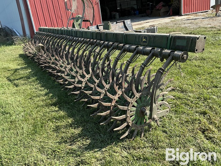 john-deere-415-15'-rotary-hoe-image-9