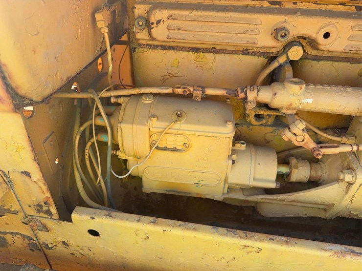 caterpillar-twenty-two-image-24