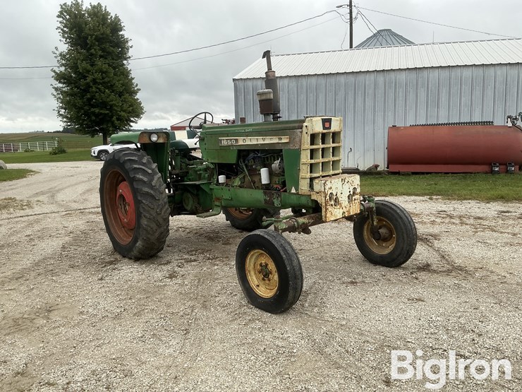 1968-oliver-1650-2wd-tractor-image-3