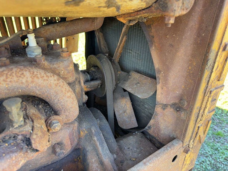 caterpillar-ten-image-17