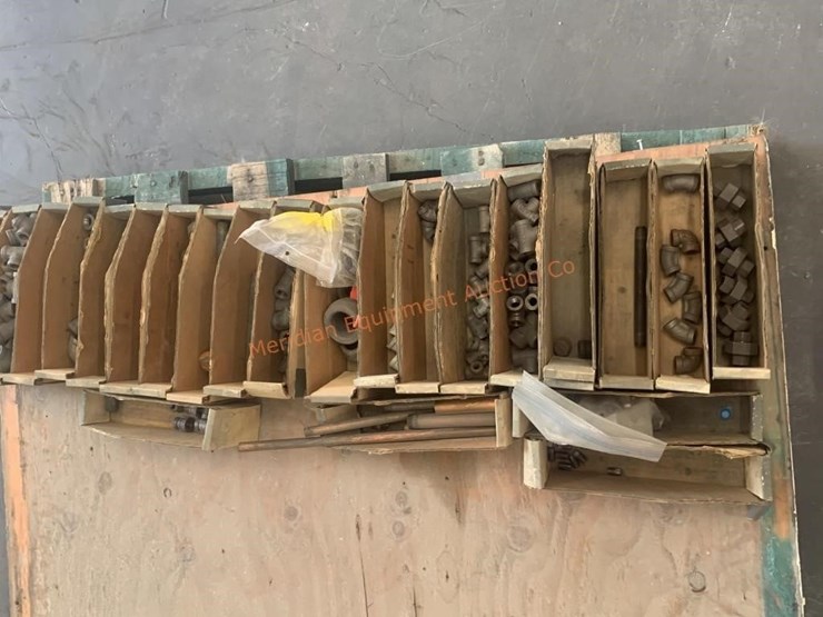 pallet--assorted-pipe-fittings-image-5