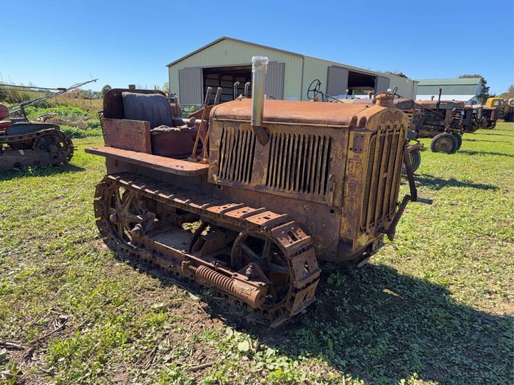 caterpillar-ten-image-1