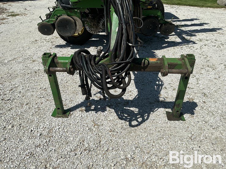 2003-john-deere-1790-ccs-12/23-planter-image-9