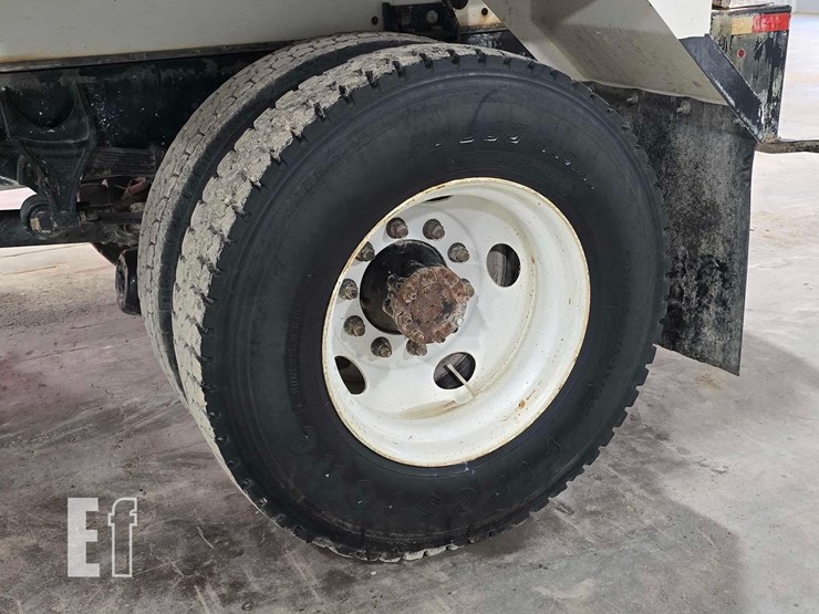 2016-international-durastar-4300-image-24
