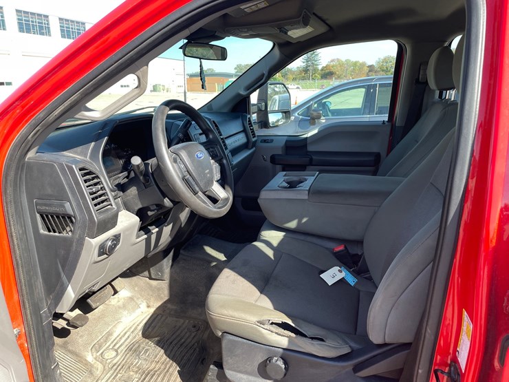 #1523-•-2021-ford-f-250-xl-pickup-truck-(has-wi-title)-image-34