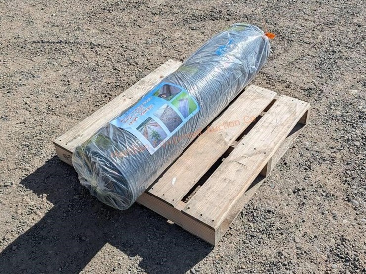 1--rolls-landscape-fabric-13'x300'-image-2