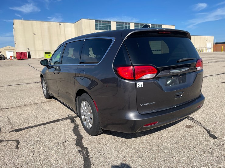 #1521-•-2021-chrysler-voyager-mini-van-(has-wi-title)-image-7