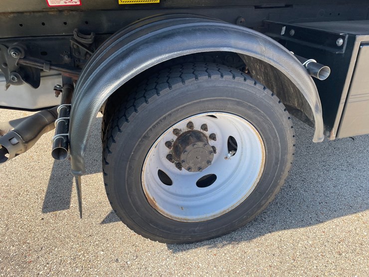 #1532-•-2016-ford-f-450-baby-dump-plow-truck-(has-wi-title)-image-16