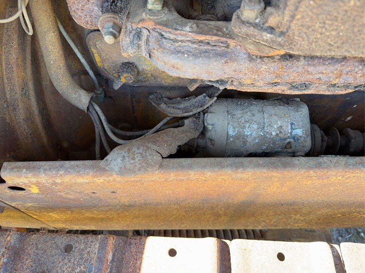 caterpillar-ten-image-16