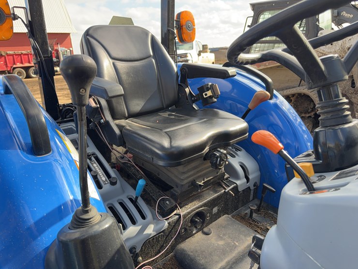 2017-new-holland-boomer-35-image-4