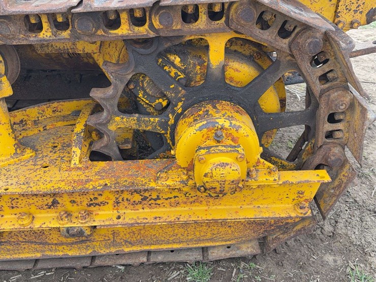 caterpillar-twenty-eight-image-38